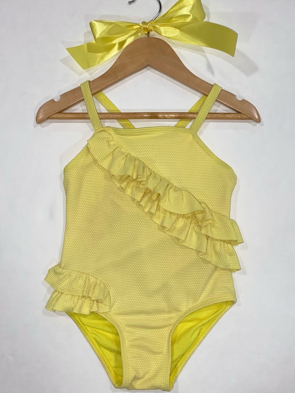 Cat & Jack Girls’ Yellow Ruffled One Piece Swimsuit Size 4T
